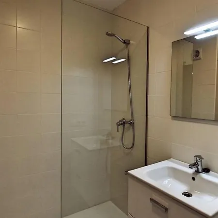 شقة Sleep & Stay -Brand New Apt Up To 5 Guests W/Airco
