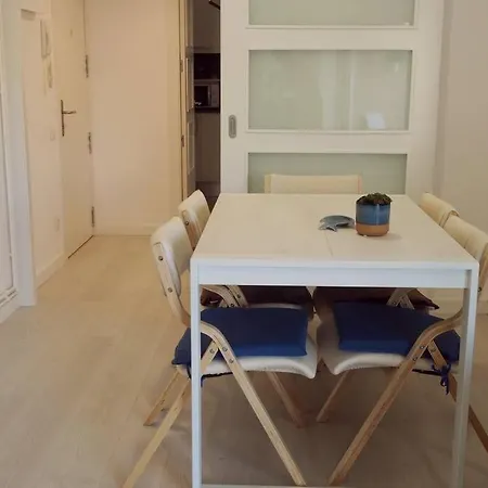 Apartment Sleep & Stay -Brand New Apt Up To 5 Guests W/Airco *