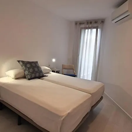 Sleep & Stay -Brand New Apt Up To 5 Guests W/Airco