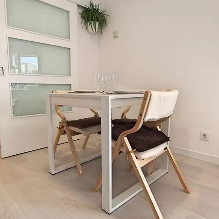 Sleep & Stay -Brand New Apt Up To 5 Guests W/Airco Apartment *