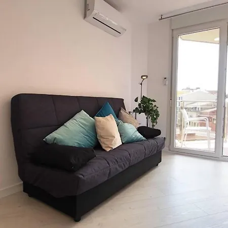Sleep & Stay -Brand New Apt Up To 5 Guests W/Airco *