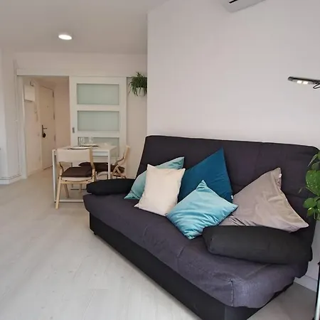 Sleep & Stay -Brand New Apt Up To 5 Guests W/Airco Apartment Gerona